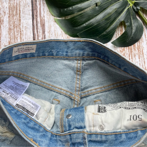 Levi’s Premium Distressed Jean Shorts Size 26 - Picture 6 of 9